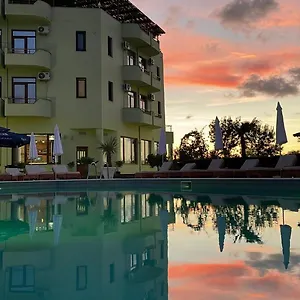  Hotel Paradise Laguna Vain Albania